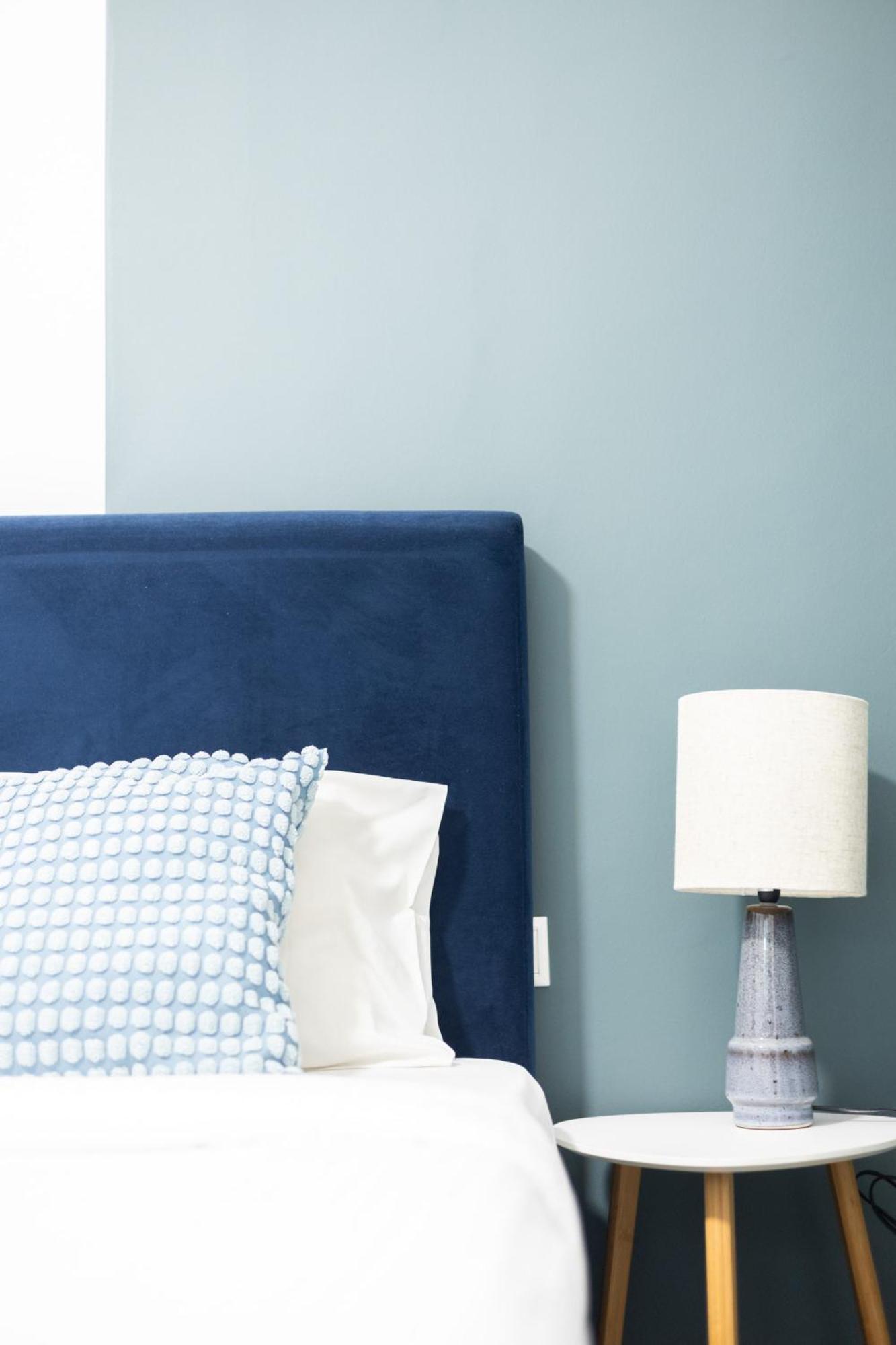 Renovated 5 Bdr House Near Acropolis - New Beds, Terrace & Green Yard アテネ エクステリア 写真